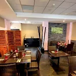 Logis Restaurant L'europe Отель Марвежоль