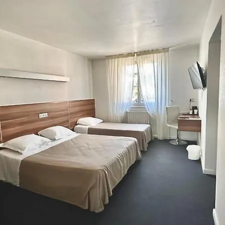 فندق Logis Restaurant L'europe 3*