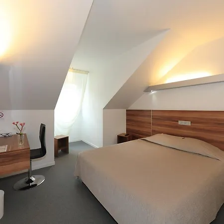 Hotel Logis Restaurant L'europe 3*